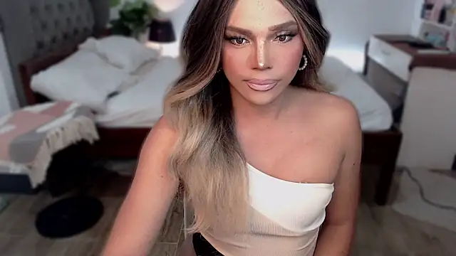 Snapshot of liaa_lurrecams chatting on 10/24/25, 11:17 liaa lurrecams online show from 10/24/25, 11:17