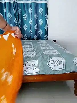 Snapshot of Indian_desi_wife chatting on 10/03/25, 02:08 Indian desi wife online show from 10/03/25, 02:08