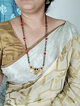 Snapshot of Indian_desi_wife chatting on 11/08/25, 02:56 Indian desi wife online show from 11/08/25, 02:56