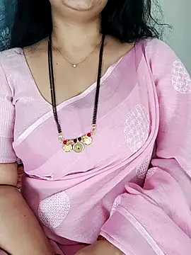 Snapshot of Indian_desi_wife chatting on 01/19/26, 02:37 Indian desi wife online show from 01/19/26, 02:37