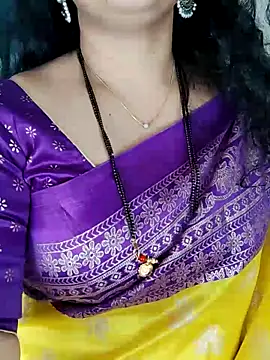 Snapshot of Indian_desi_wife chatting on 02/07/26, 02:15 Indian desi wife online show from 02/07/26, 02:15