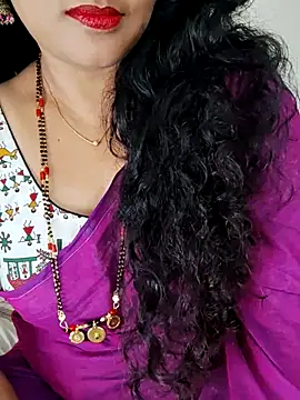 Snapshot of Indian_desi_wife chatting on 06/04/26, 02:28 Indian desi wife online show from 06/04/26, 02:28