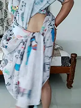 Snapshot of Indian_desi_wife chatting on 06/11/26, 02:22 Indian desi wife online show from 06/11/26, 02:22