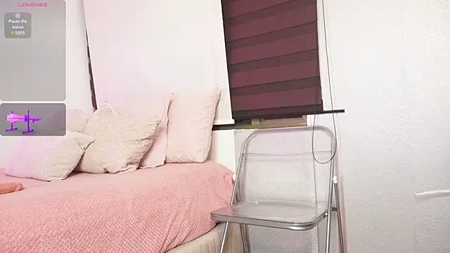 Snapshot of Alexxandra_12 chatting on 10/11/25, 08:24 Alexxandra 12 online show from 10/11/25, 08:24