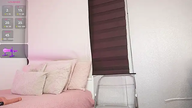 Snapshot of Alexxandra_12 chatting on 11/25/25, 09:42 Alexxandra 12 online show from 11/25/25, 09:42