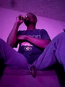 Snapshot of Daddy_hook chatting on 12/17/24, 05:29 Daddy hook online show from 12/17/24, 05:29