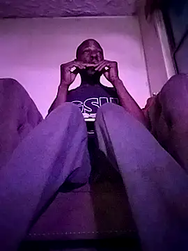 Snapshot of Daddy_hook chatting on 12/21/24, 01:26 Daddy hook online show from 12/21/24, 01:26