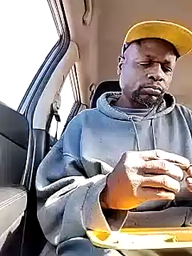 Snapshot of Daddy_hook chatting on 12/21/24, 10:30 Daddy hook online show from 12/21/24, 10:30