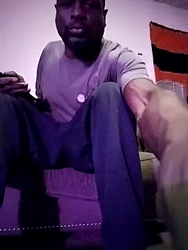 Snapshot of Daddy_hook chatting on 01/28/25, 05:00 Daddy hook online show from 01/28/25, 05:00