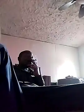 Snapshot of Daddy_hook chatting on 03/15/25, 12:25 Daddy hook online show from 03/15/25, 12:25