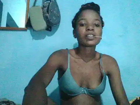 sweetchic  online show from 02/13/25, 05:01