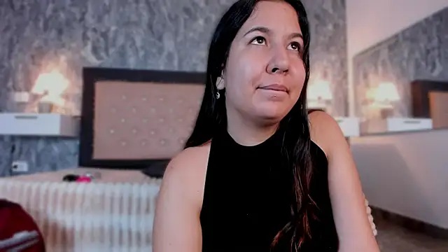 Snapshot of Lia_sarahi chatting on 10/19/25, 11:33 Lia sarahi online show from 10/19/25, 11:33