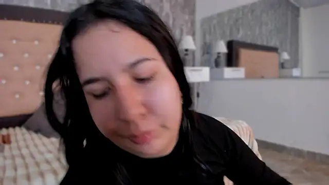 Snapshot of Lia_sarahi chatting on 10/26/25, 12:22 Lia sarahi online show from 10/26/25, 12:22