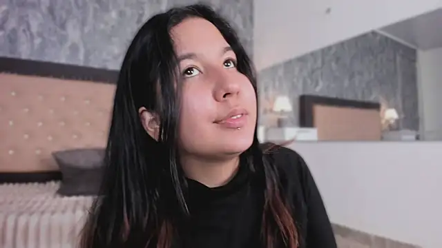 Snapshot of Lia_sarahi chatting on 11/13/25, 11:42 Lia sarahi online show from 11/13/25, 11:42