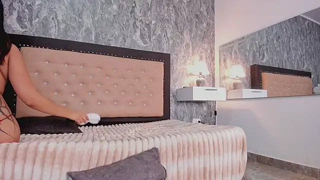 Snapshot of Lia_sarahi chatting on 11/17/25, 11:38 Lia sarahi online show from 11/17/25, 11:38