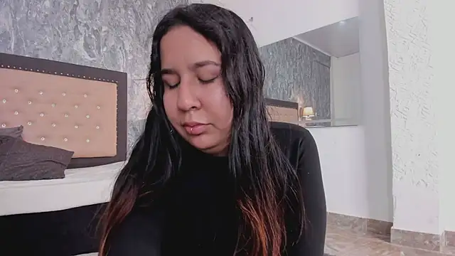 Snapshot of Lia_sarahi chatting on 12/01/25, 12:21 Lia sarahi online show from 12/01/25, 12:21