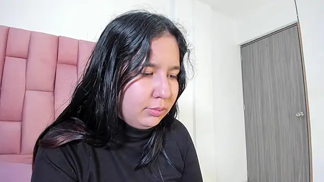 Snapshot of Lia_sarahi chatting on 12/03/25, 11:41 Lia sarahi online show from 12/03/25, 11:41