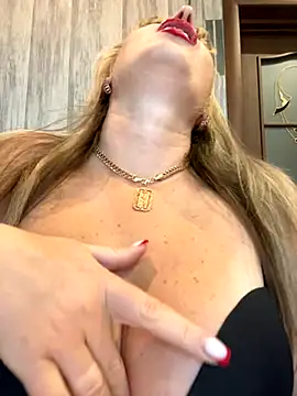 Snapshot of Kittenforyou chatting on 09/27/25, 12:43 Kittenforyou online show from 09/27/25, 12:43