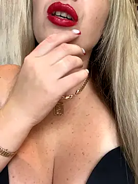 Snapshot of Kittenforyou chatting on 10/06/25, 12:13 Kittenforyou online show from 10/06/25, 12:13