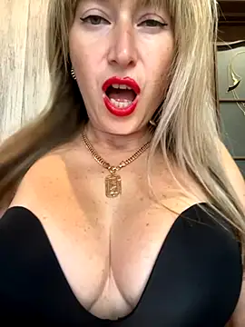 Snapshot of Kittenforyou chatting on 10/09/25, 12:14 Kittenforyou online show from 10/09/25, 12:14