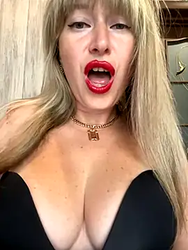 Snapshot of Kittenforyou chatting on 10/14/25, 11:55 Kittenforyou online show from 10/14/25, 11:55