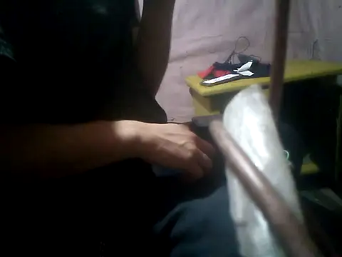 Snapshot of Wero4200 chatting on 10/13/25, 06:35 Wero4200 online show from 10/13/25, 06:35