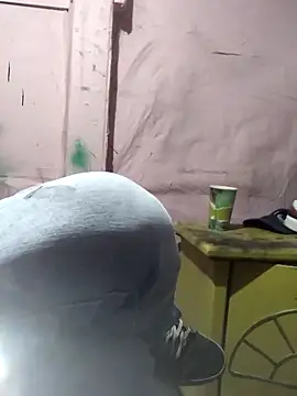 Snapshot of Wero4200 chatting on 10/25/25, 01:07 Wero4200 online show from 10/25/25, 01:07