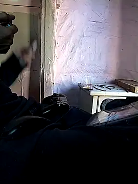 Snapshot of Wero4200 chatting on 10/27/25, 03:27 Wero4200 online show from 10/27/25, 03:27