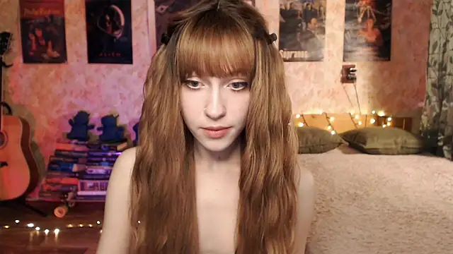 Snapshot of Friendly_Ellie chatting on 12/23/24, 12:14 Friendly Ellie online show from 12/23/24, 12:14