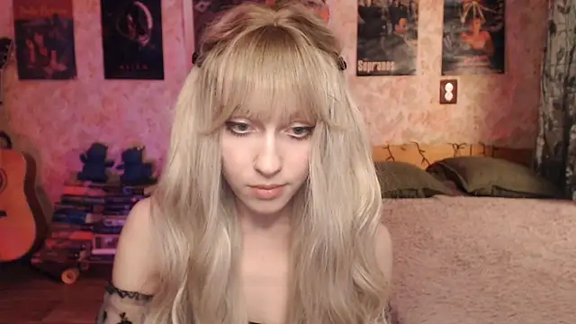 Snapshot of Friendly_Ellie chatting on 02/20/25, 12:15 Friendly Ellie online show from 02/20/25, 12:15