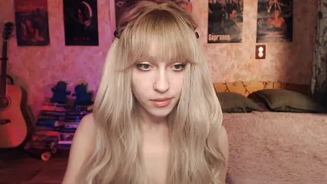 Snapshot of Friendly_Ellie chatting on 02/22/25, 12:16 Friendly Ellie online show from 02/22/25, 12:16