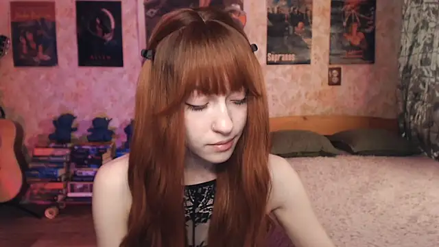 Snapshot of Friendly_Ellie chatting on 09/10/25, 01:49 Friendly Ellie online show from 09/10/25, 01:49