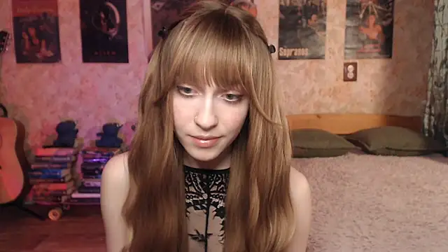 Snapshot of Friendly_Ellie chatting on 03/03/26, 01:17 Friendly Ellie online show from 03/03/26, 01:17