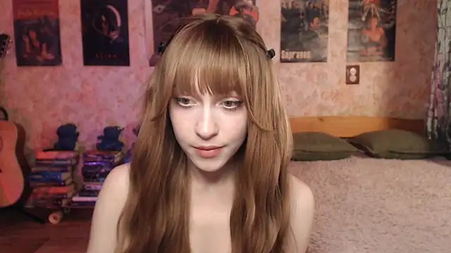 Snapshot of Friendly_Ellie chatting on 03/04/26, 11:22 Friendly Ellie online show from 03/04/26, 11:22