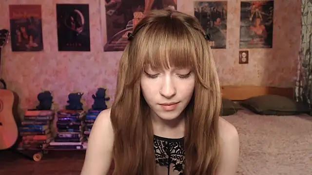 Snapshot of Friendly_Ellie chatting on 03/07/26, 02:25 Friendly Ellie online show from 03/07/26, 02:25