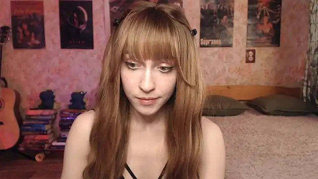 Snapshot of Friendly_Ellie chatting on 03/08/26, 02:48 Friendly Ellie online show from 03/08/26, 02:48