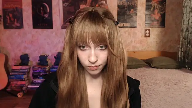 Snapshot of Friendly_Ellie chatting on 03/12/26, 02:12 Friendly Ellie online show from 03/12/26, 02:12