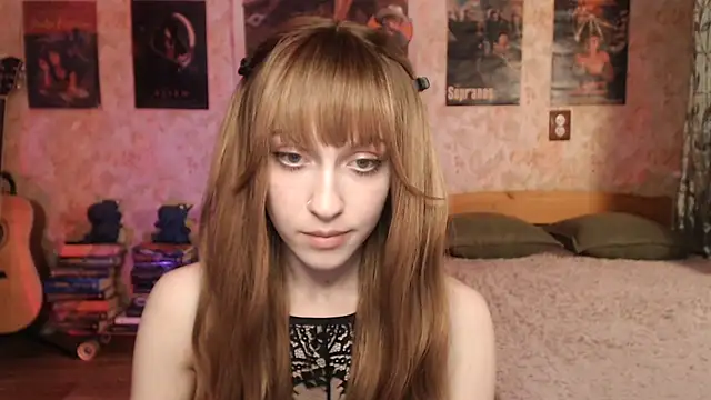 Snapshot of Friendly_Ellie chatting on 03/15/26, 01:33 Friendly Ellie online show from 03/15/26, 01:33