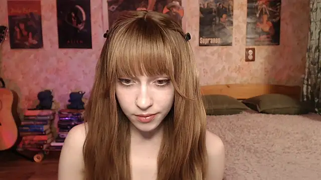 Snapshot of Friendly_Ellie chatting on 03/21/26, 12:26 Friendly Ellie online show from 03/21/26, 12:26