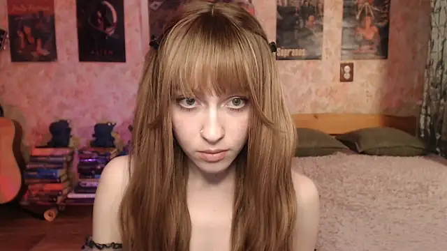 Snapshot of Friendly_Ellie chatting on 03/21/26, 11:37 Friendly Ellie online show from 03/21/26, 11:37