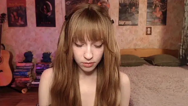 Snapshot of Friendly_Ellie chatting on 03/24/26, 11:10 Friendly Ellie online show from 03/24/26, 11:10