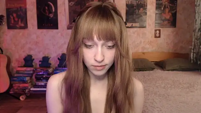 Snapshot of Friendly_Ellie chatting on 04/02/26, 10:51 Friendly Ellie online show from 04/02/26, 10:51