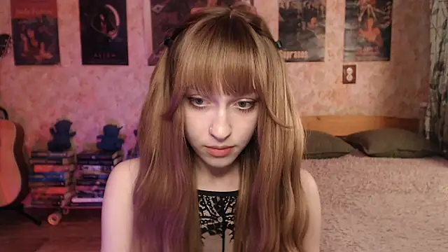 Snapshot of Friendly_Ellie chatting on 05/01/26, 12:15 Friendly Ellie online show from 05/01/26, 12:15