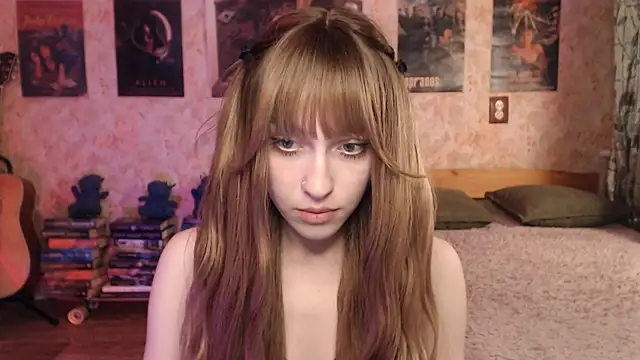 Snapshot of Friendly_Ellie chatting on 05/04/26, 11:12 Friendly Ellie online show from 05/04/26, 11:12
