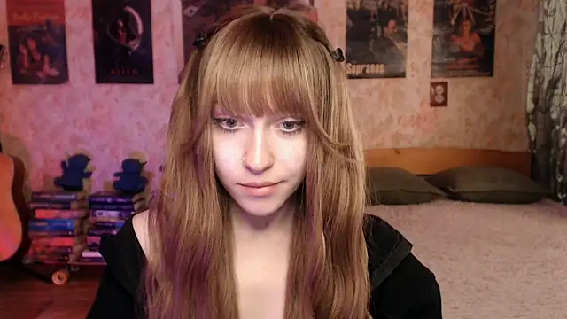 Snapshot of Friendly_Ellie chatting on 05/23/26, 12:16 Friendly Ellie online show from 05/23/26, 12:16
