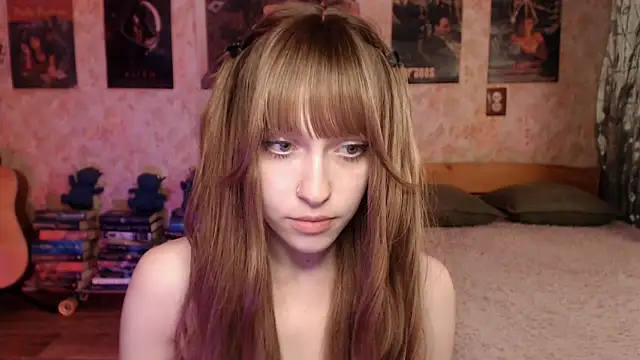 Snapshot of Friendly_Ellie chatting on 05/29/26, 12:19 Friendly Ellie online show from 05/29/26, 12:19