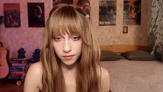 Snapshot of Friendly_Ellie chatting on 07/01/26, 12:34 Friendly Ellie online show from 07/01/26, 12:34