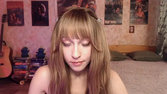 Snapshot of Friendly_Ellie chatting on 07/02/26, 03:56 Friendly Ellie online show from 07/02/26, 03:56