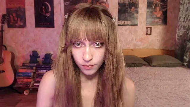 Snapshot of Friendly_Ellie chatting on 07/07/26, 02:21 Friendly Ellie online show from 07/07/26, 02:21