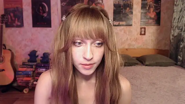 Snapshot of Friendly_Ellie chatting on 07/10/26, 02:52 Friendly Ellie online show from 07/10/26, 02:52